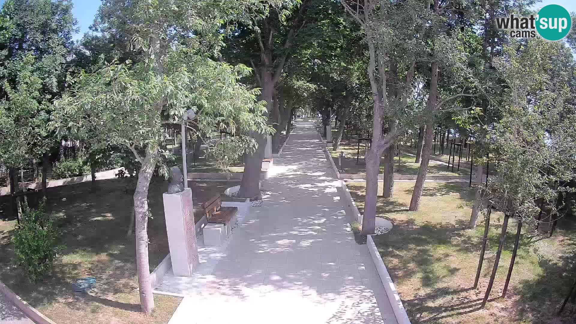 Park pisateljev Senj – Pogled v živo ob morju