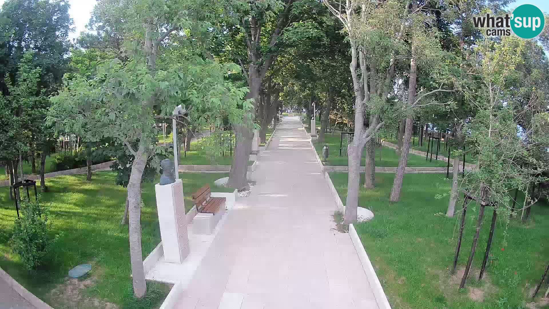 Park pisateljev Senj – Pogled v živo ob morju