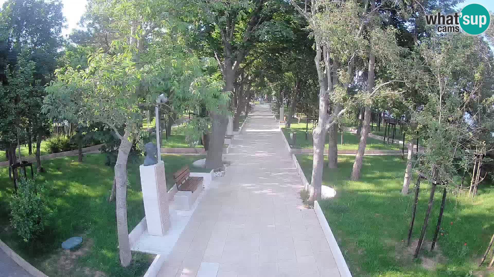 Park pisateljev Senj – Pogled v živo ob morju
