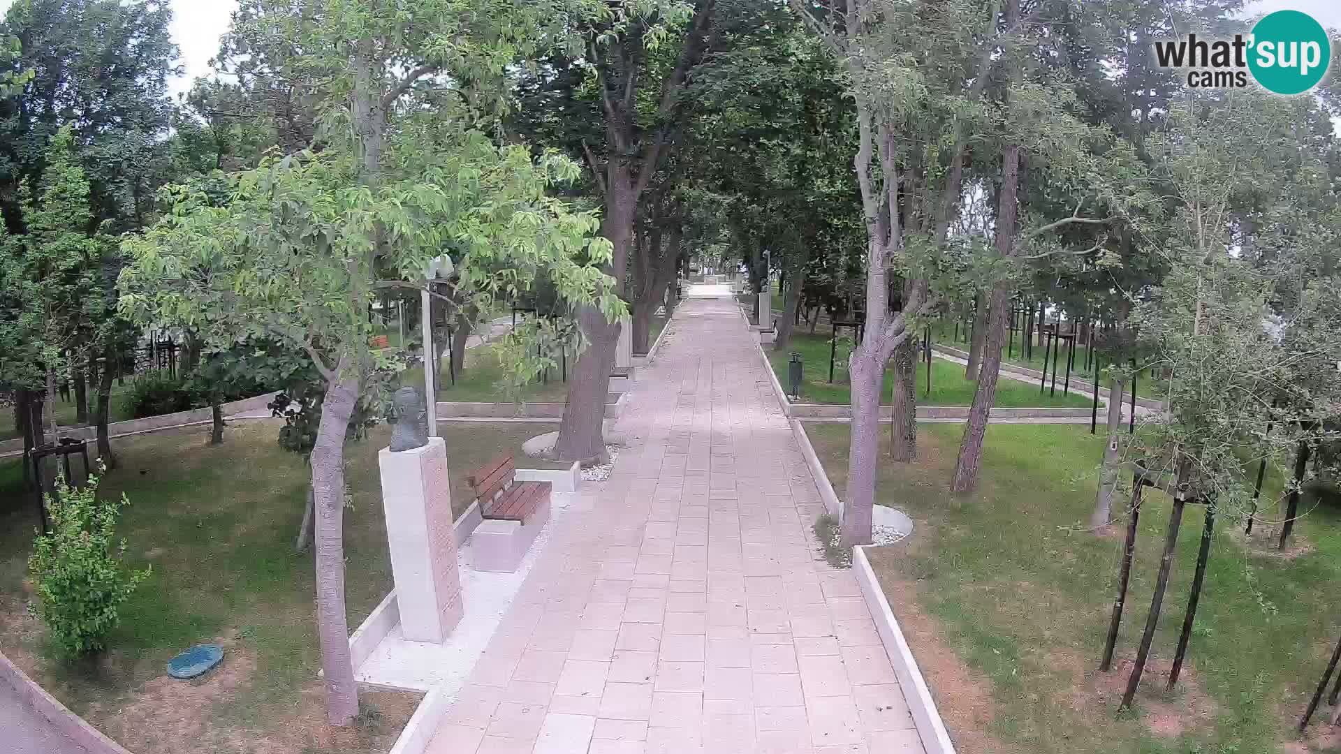 Park pisateljev Senj – Pogled v živo ob morju