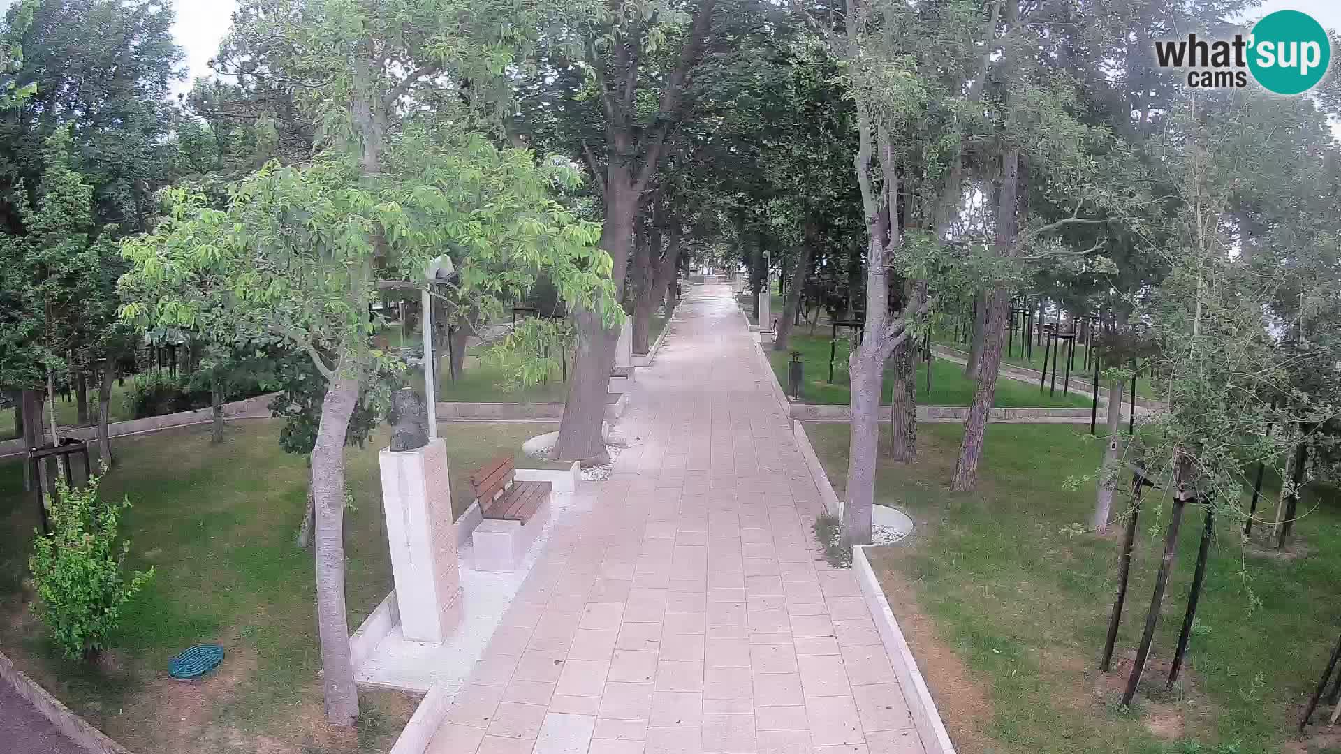 Park pisateljev Senj – Pogled v živo ob morju