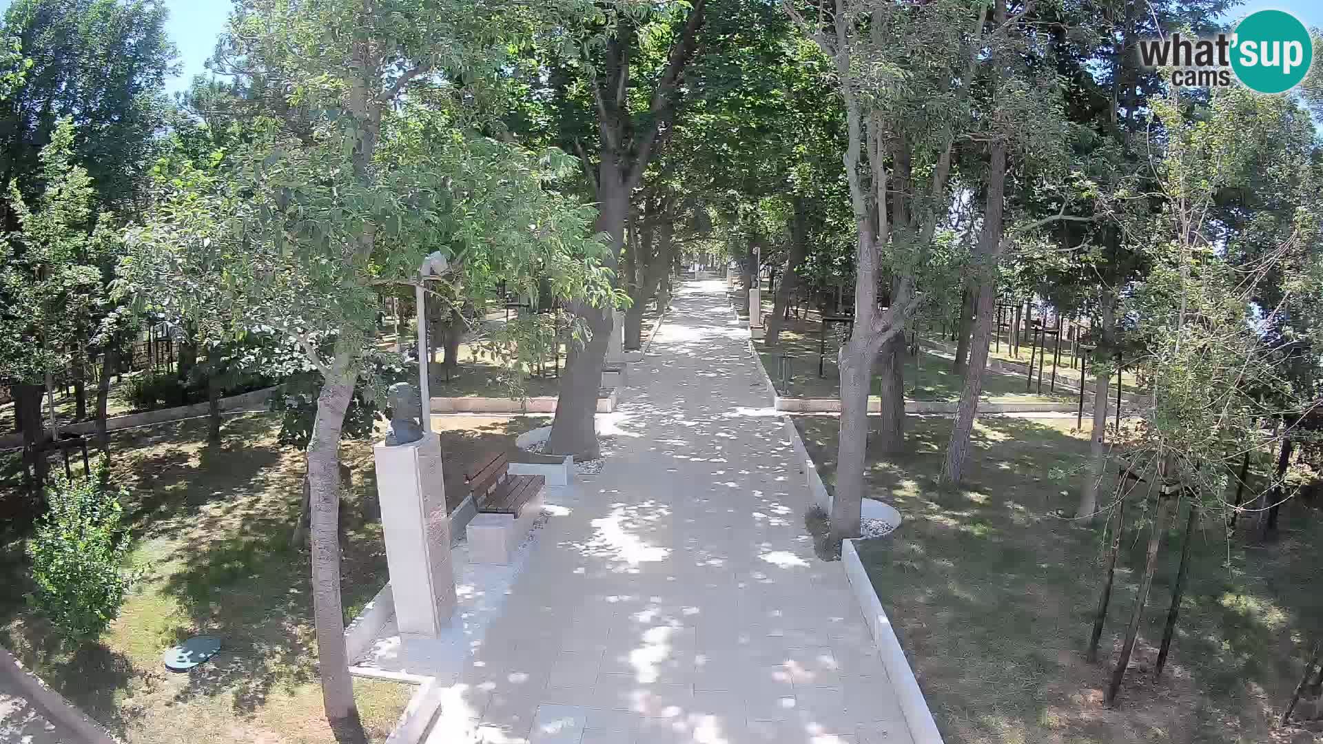 Park pisateljev Senj – Pogled v živo ob morju