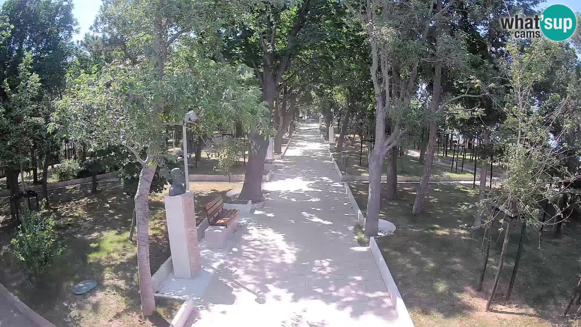 Park pisateljev Senj – Pogled v živo ob morju