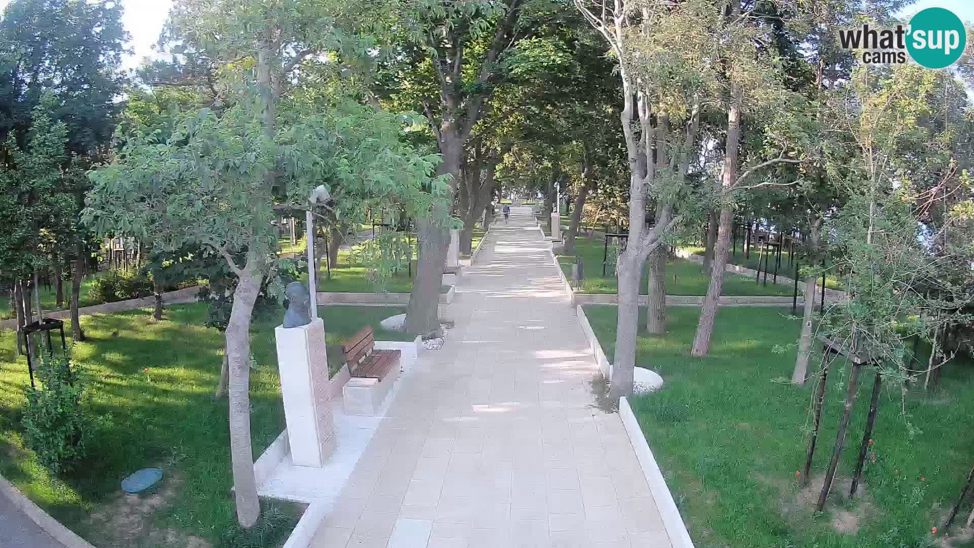 Park pisateljev Senj – Pogled v živo ob morju