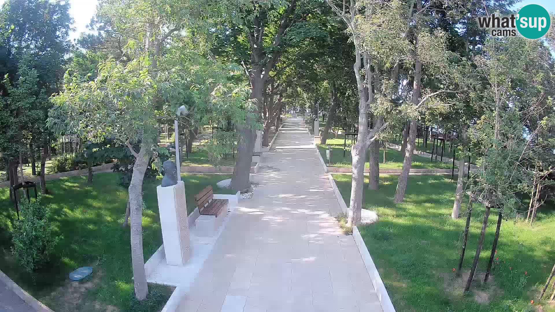 Park pisateljev Senj – Pogled v živo ob morju
