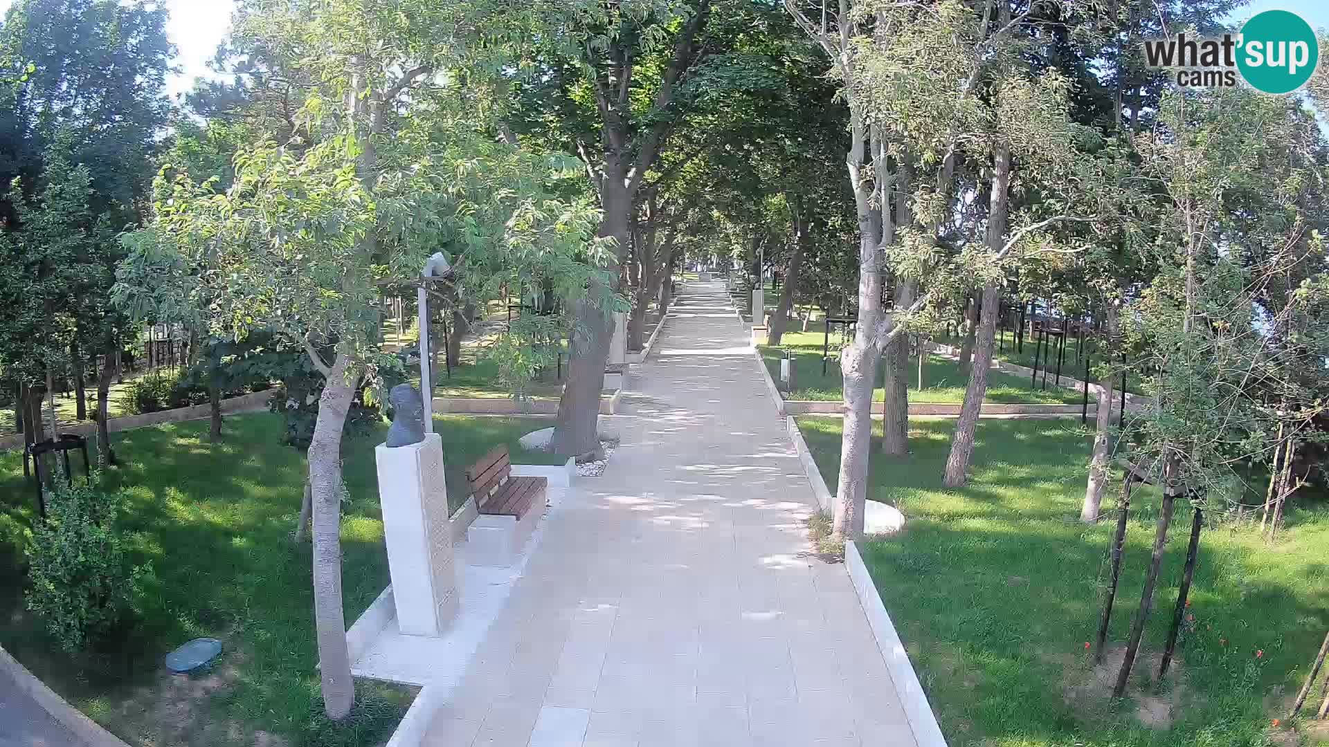 Park pisateljev Senj – Pogled v živo ob morju
