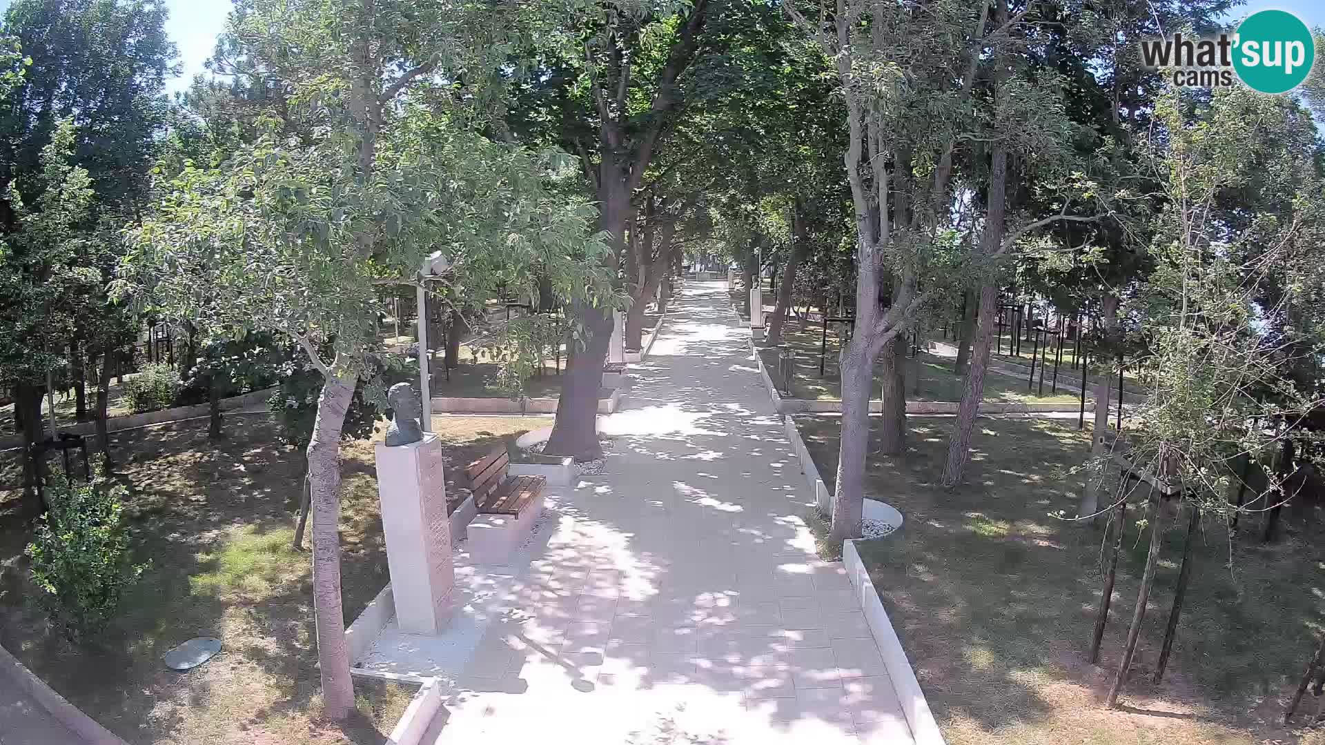 Park pisateljev Senj – Pogled v živo ob morju