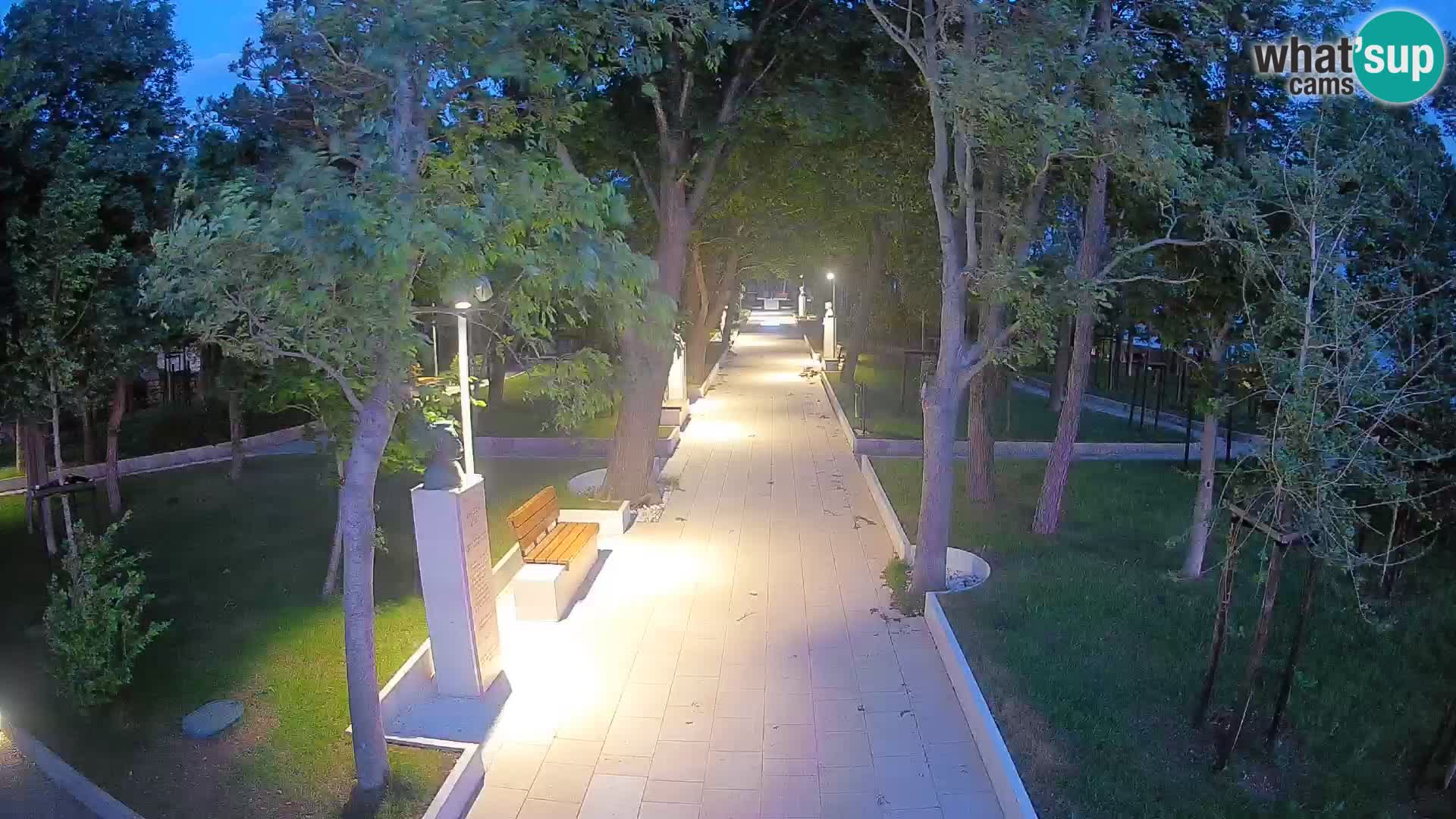 Park pisateljev Senj – Pogled v živo ob morju