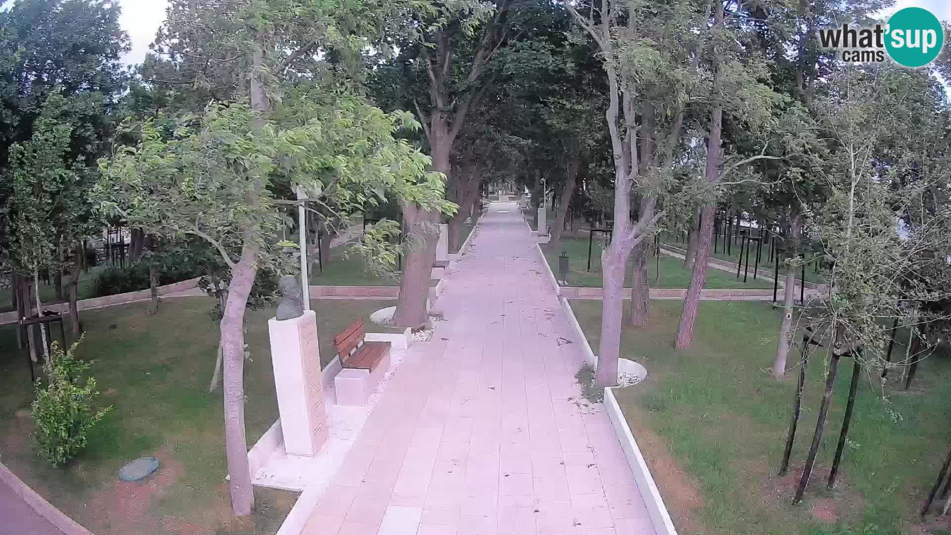 Park pisateljev Senj – Pogled v živo ob morju