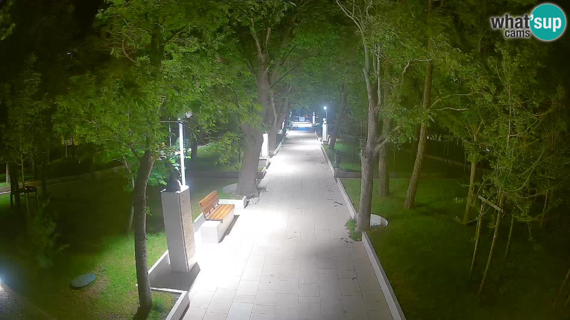 Park pisateljev Senj – Pogled v živo ob morju