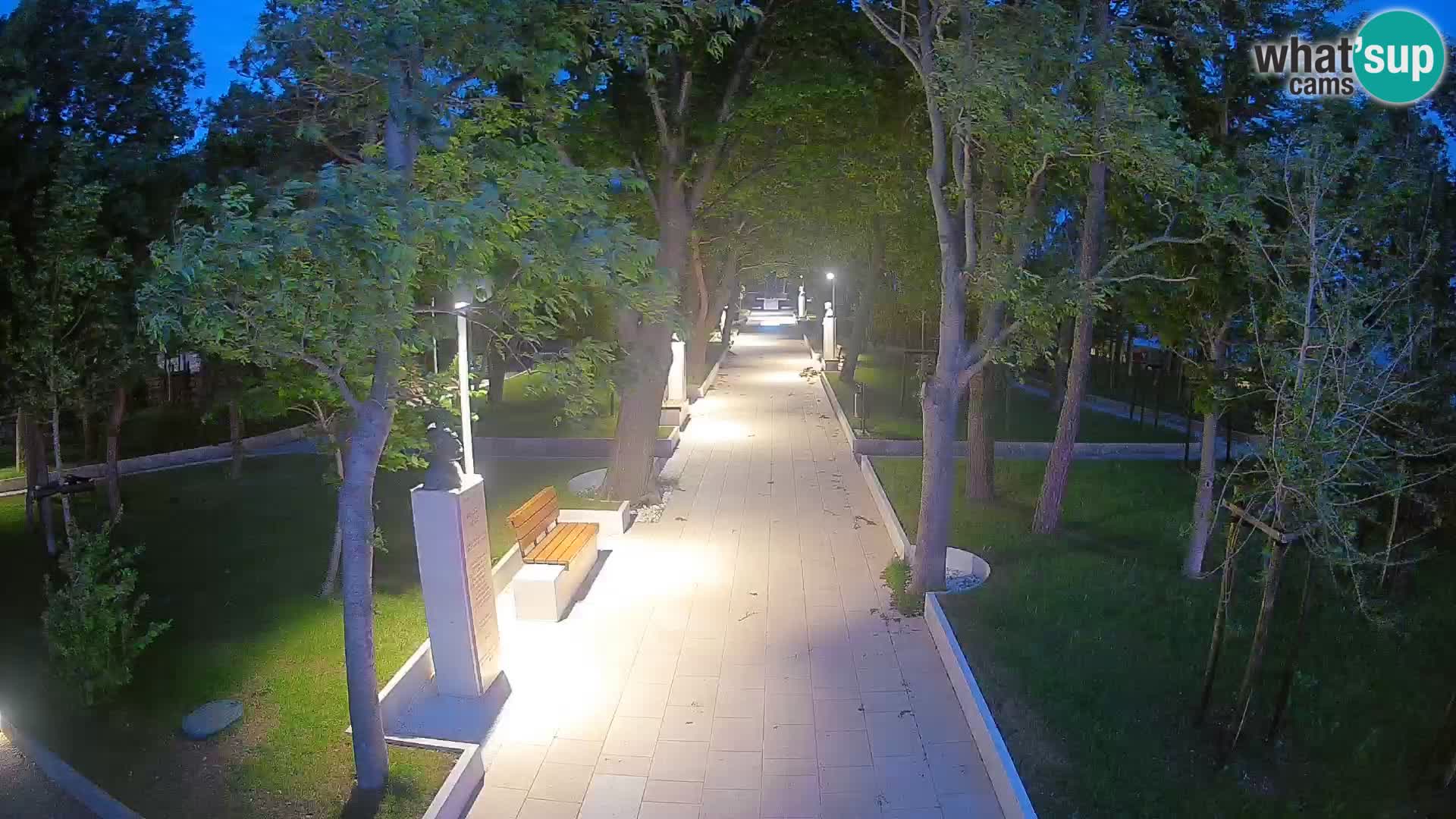 Park pisateljev Senj – Pogled v živo ob morju