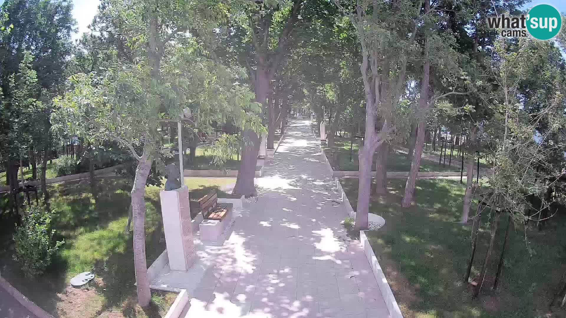 Park pisateljev Senj – Pogled v živo ob morju