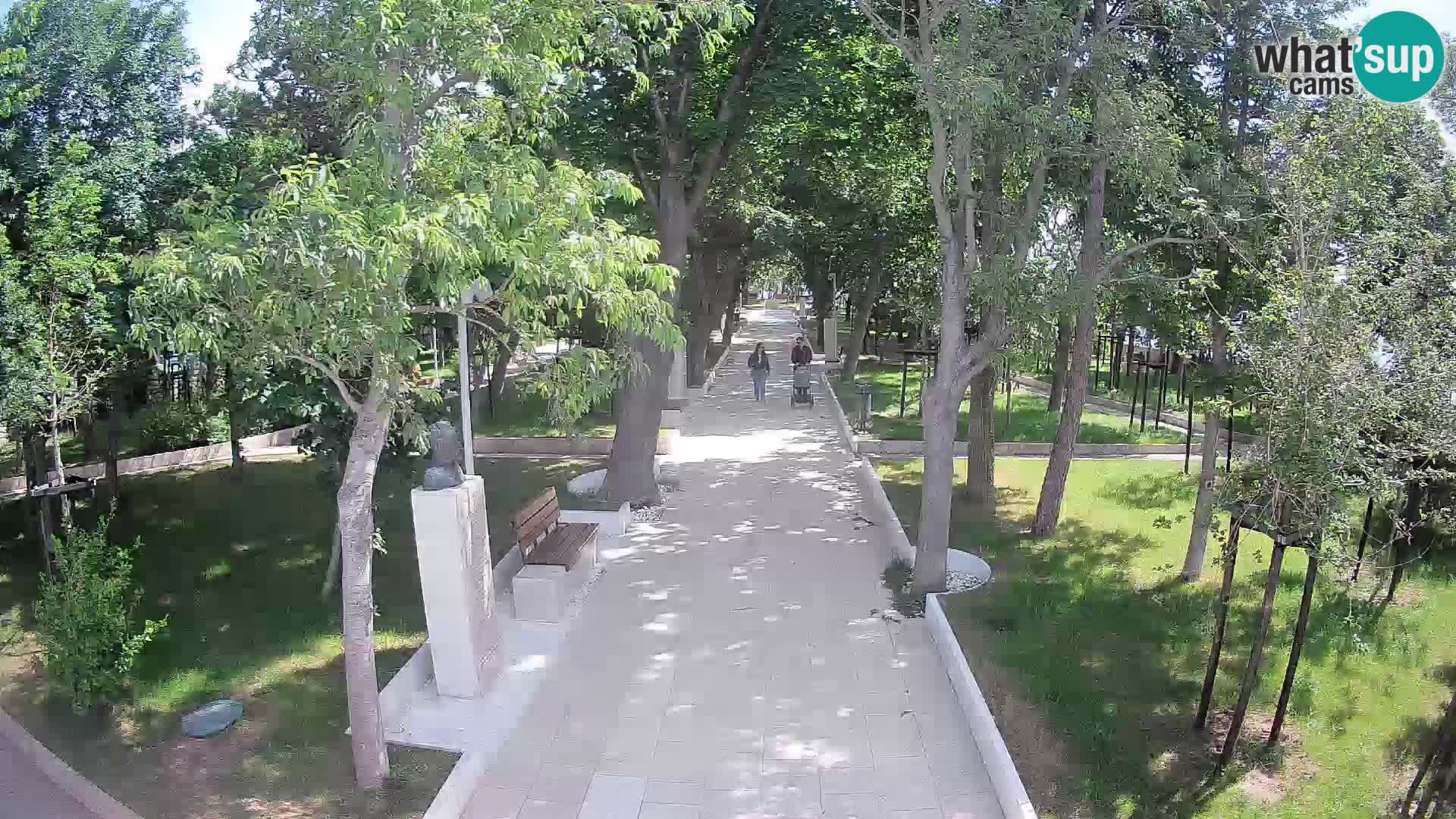 Park pisateljev Senj – Pogled v živo ob morju