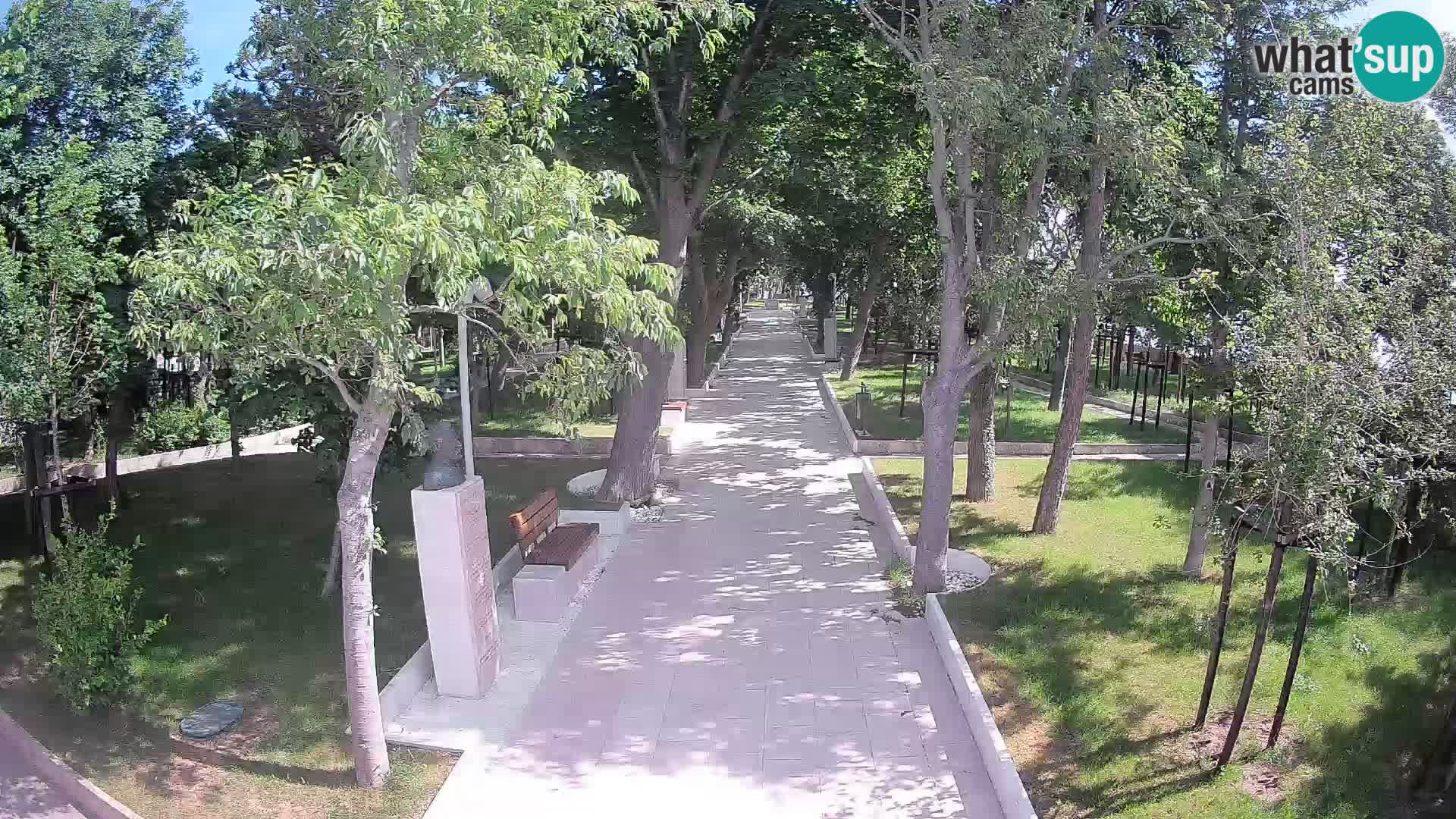 Park pisateljev Senj – Pogled v živo ob morju