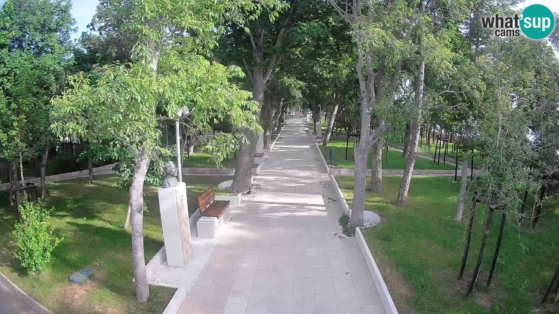 Park pisateljev Senj – Pogled v živo ob morju