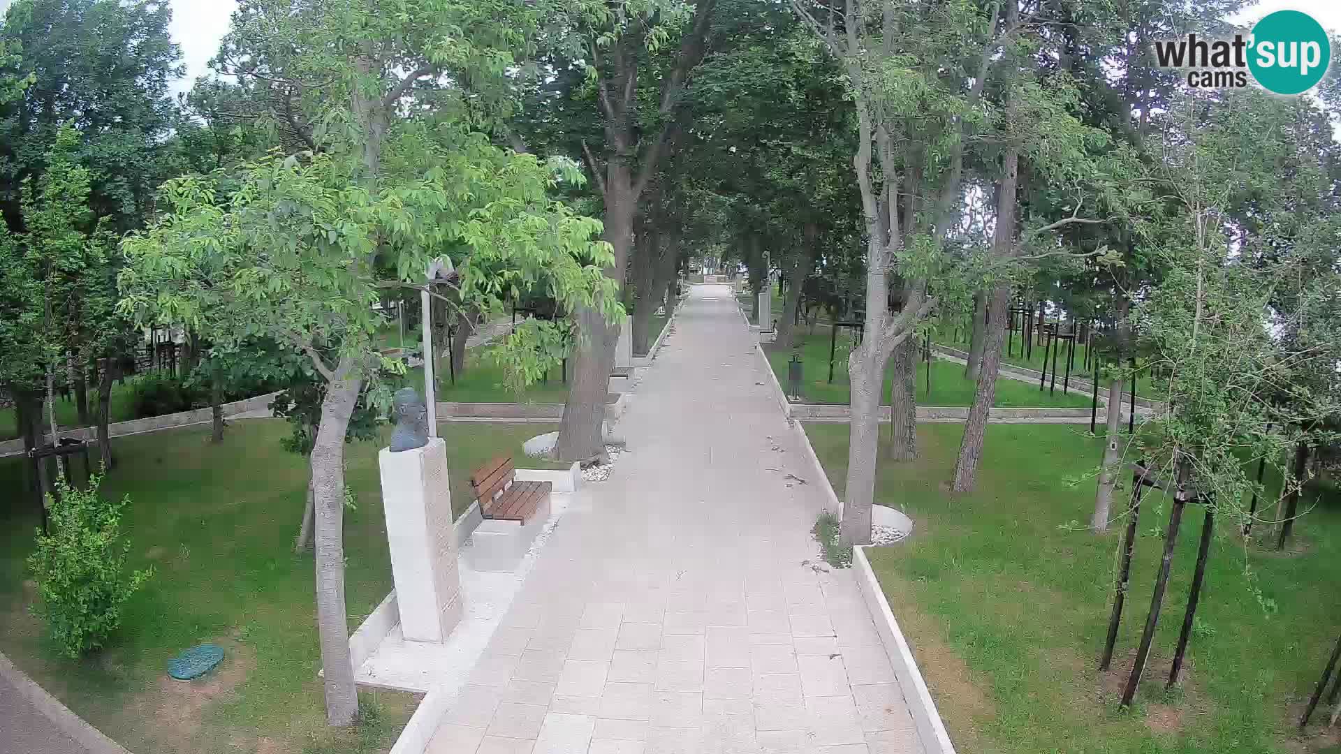Park pisateljev Senj – Pogled v živo ob morju