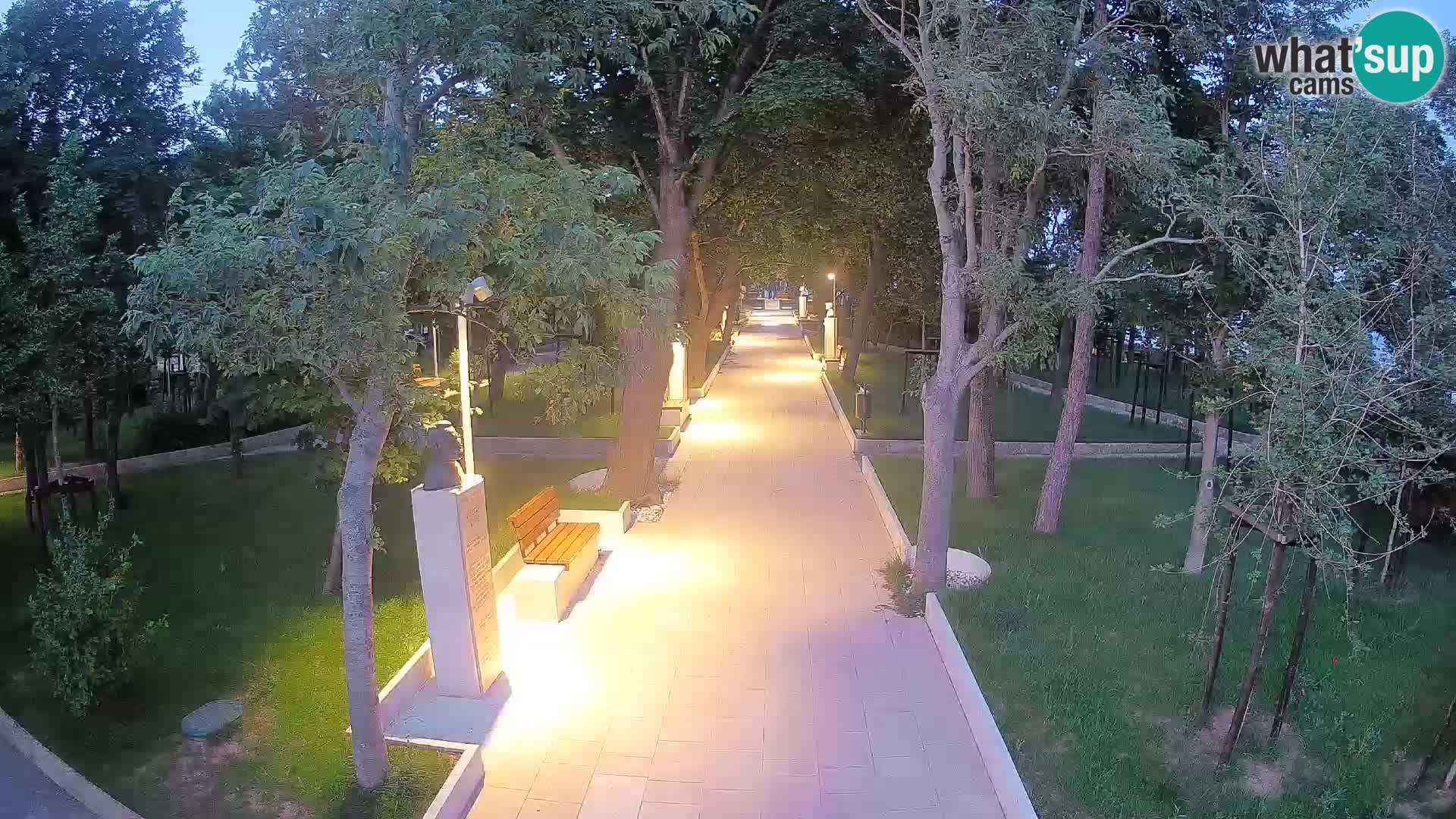 Park pisateljev Senj – Pogled v živo ob morju