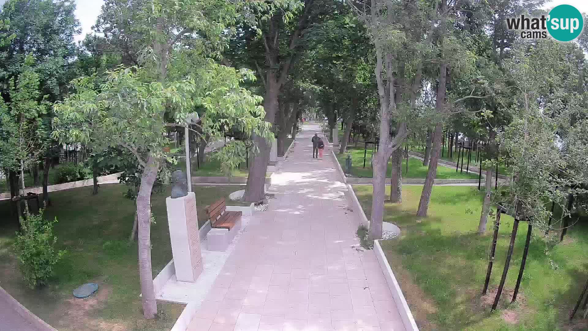 Park pisateljev Senj – Pogled v živo ob morju