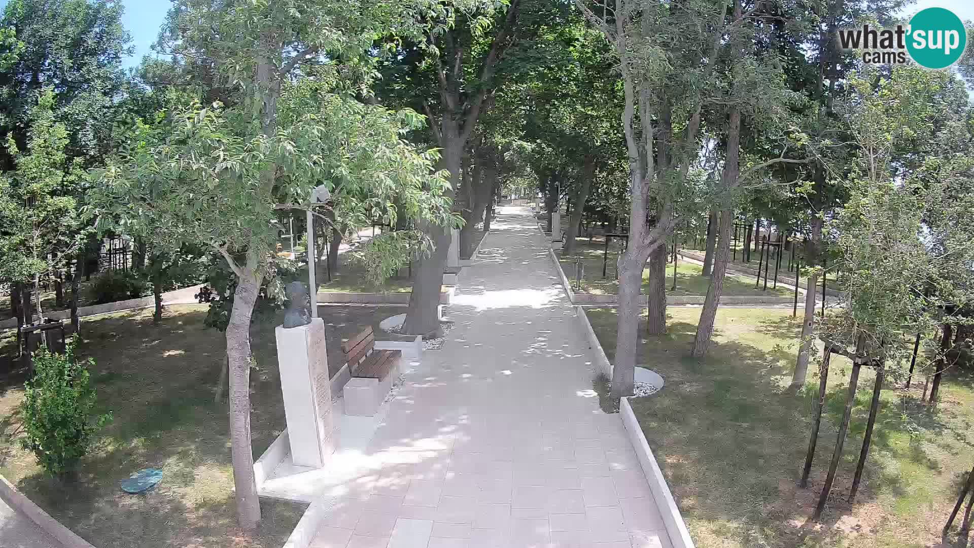 Park pisateljev Senj – Pogled v živo ob morju