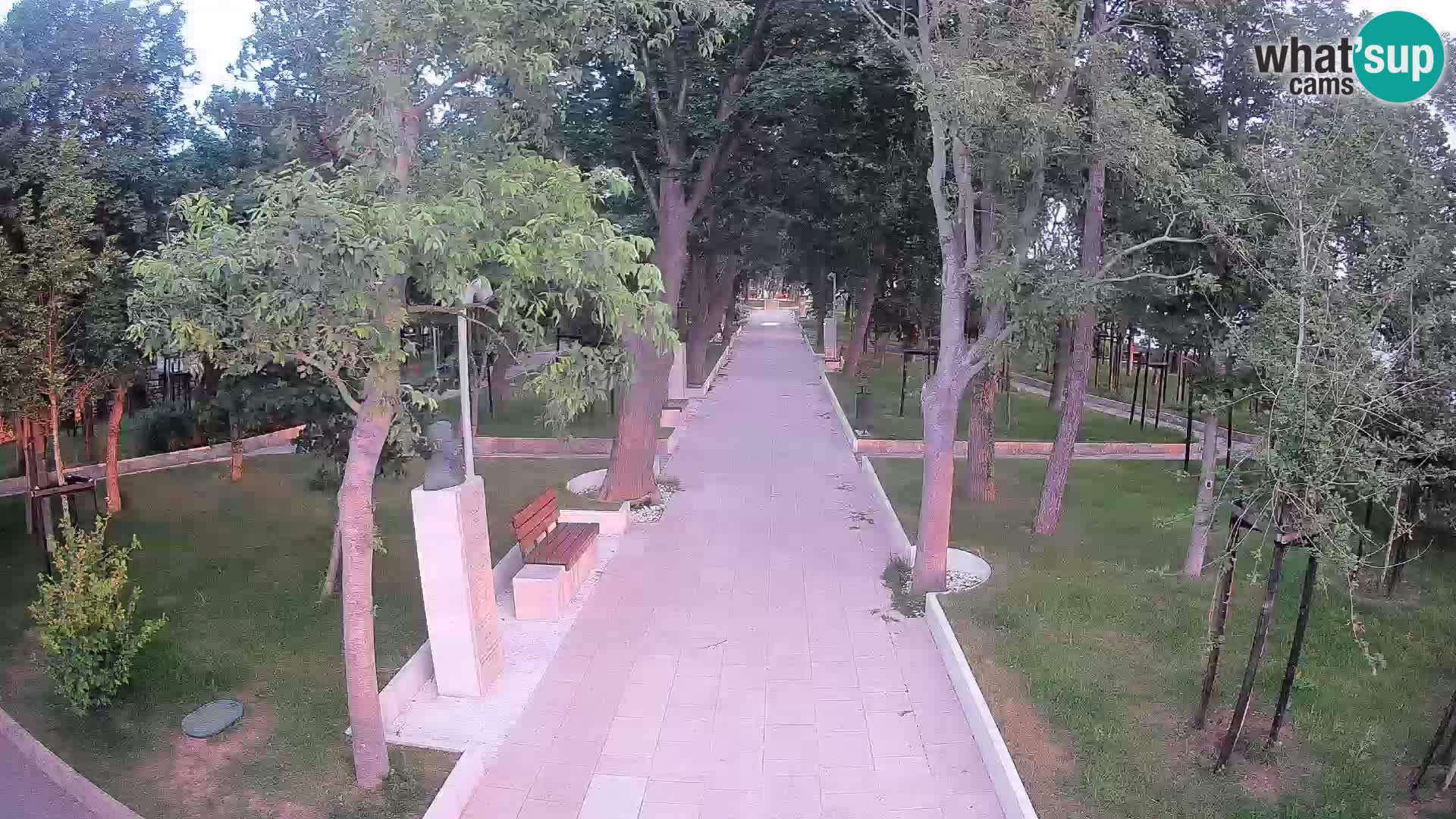 Park pisateljev Senj – Pogled v živo ob morju