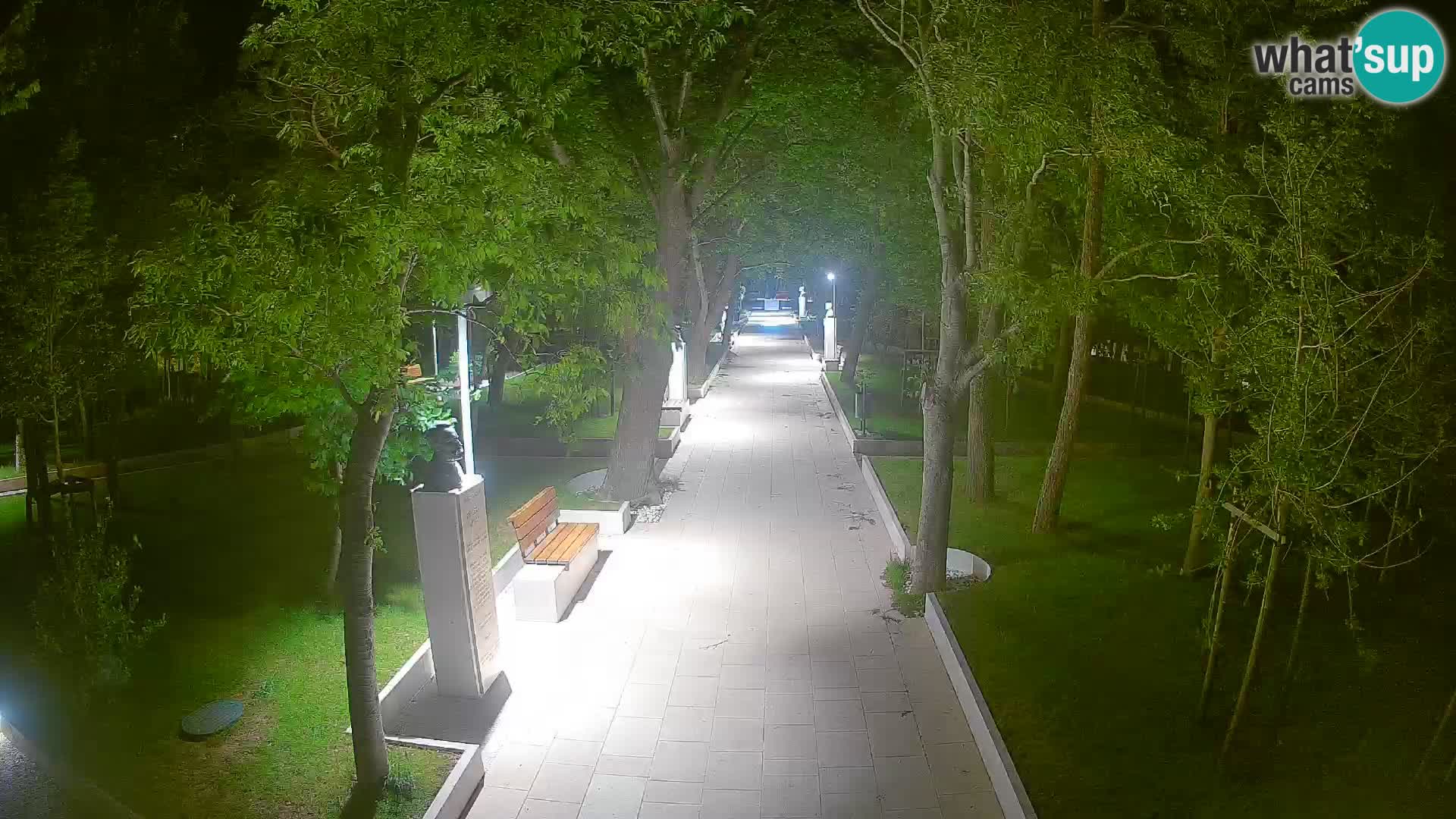 Park pisateljev Senj – Pogled v živo ob morju