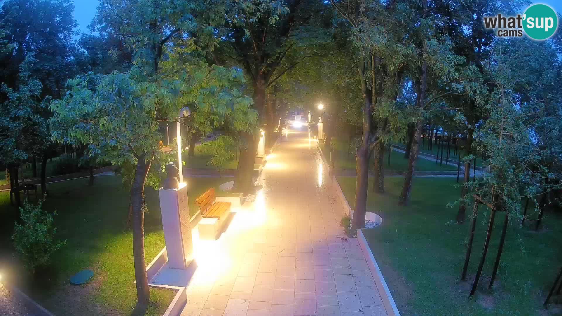 Park pisateljev Senj – Pogled v živo ob morju