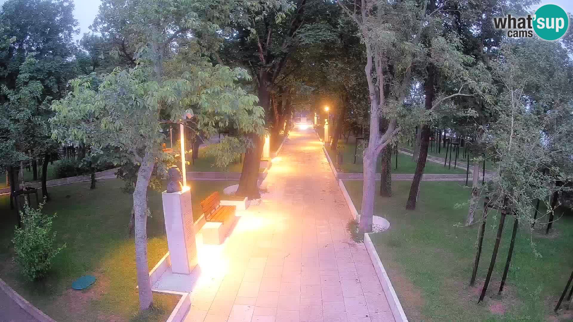 Park pisateljev Senj – Pogled v živo ob morju