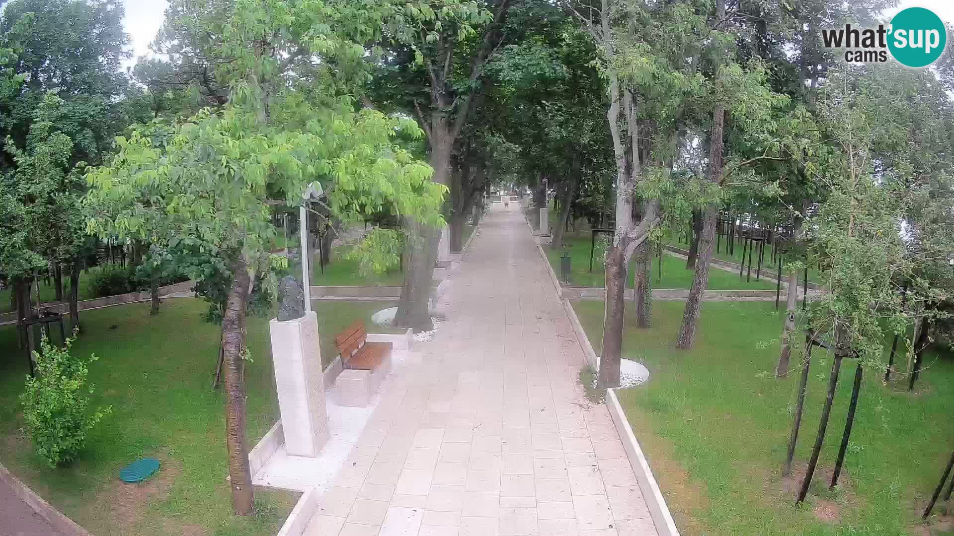 Park pisateljev Senj – Pogled v živo ob morju