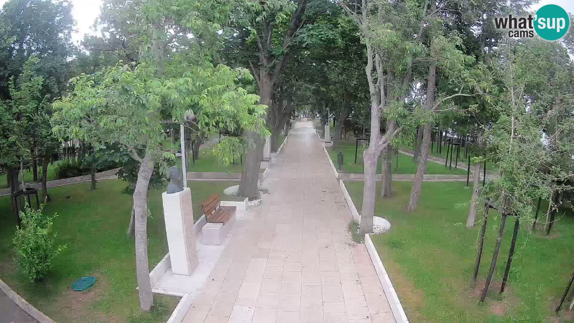 Park pisateljev Senj – Pogled v živo ob morju