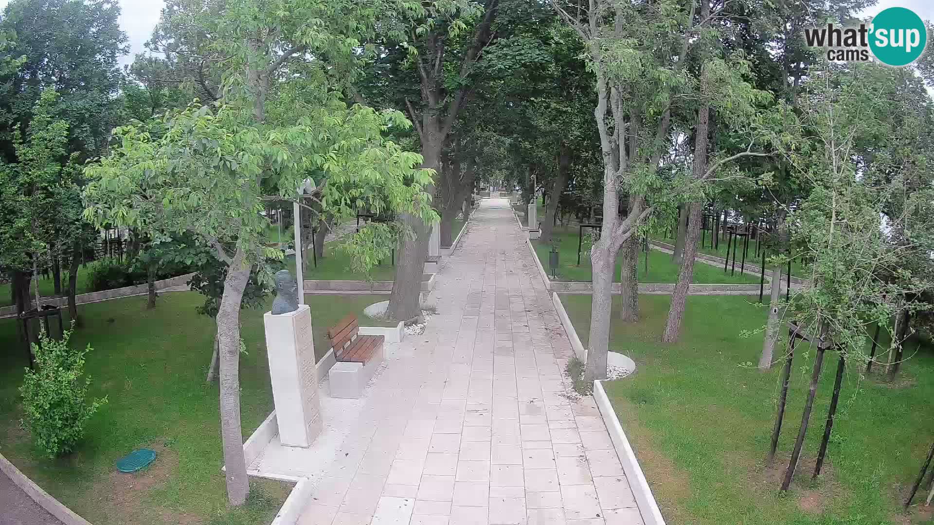 Park pisateljev Senj – Pogled v živo ob morju