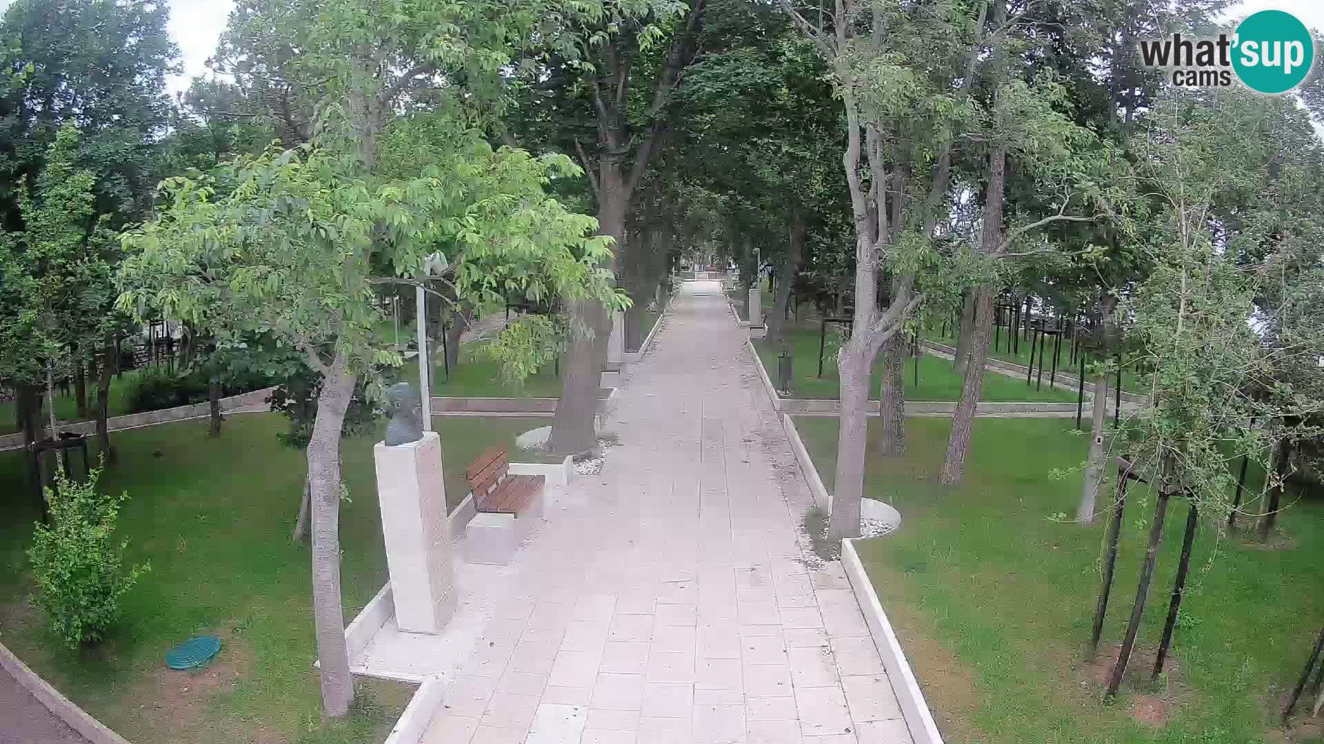 Park pisateljev Senj – Pogled v živo ob morju