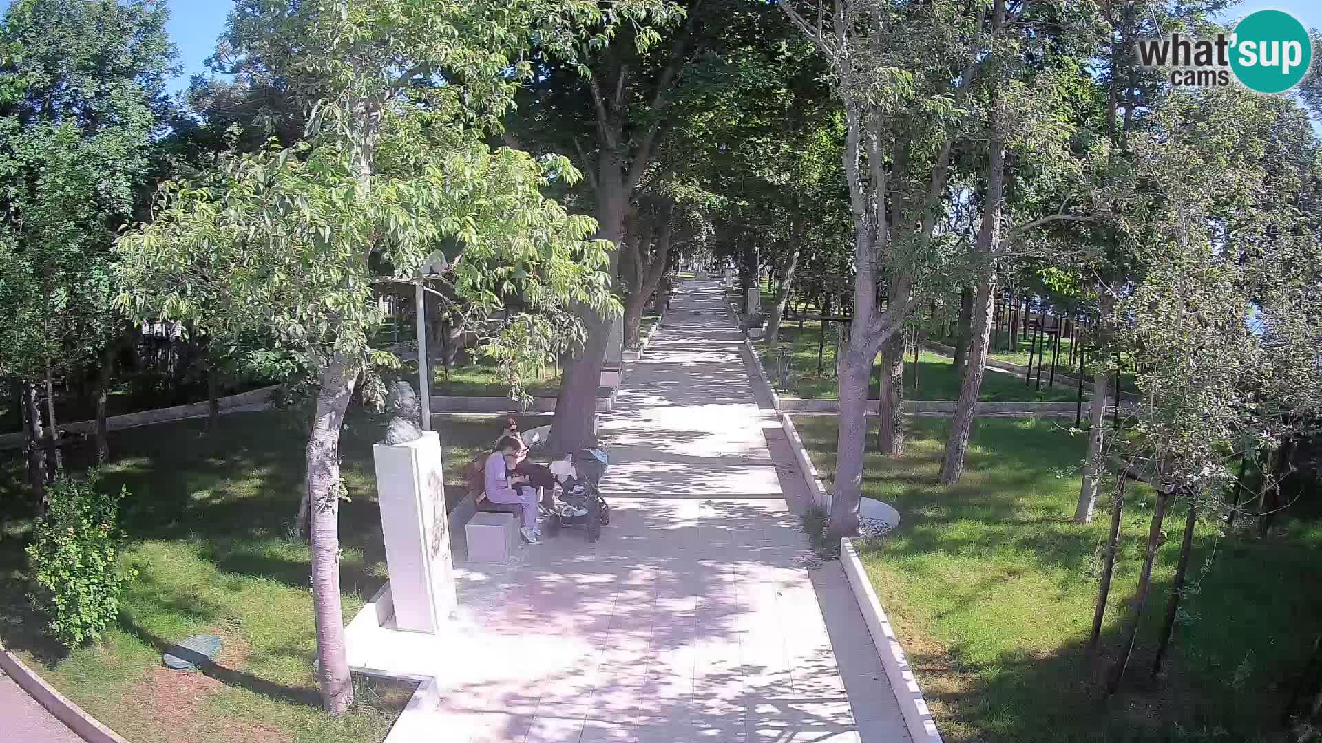 Park pisateljev Senj – Pogled v živo ob morju