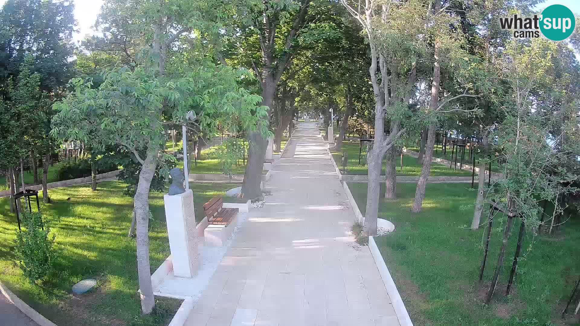Park pisateljev Senj – Pogled v živo ob morju