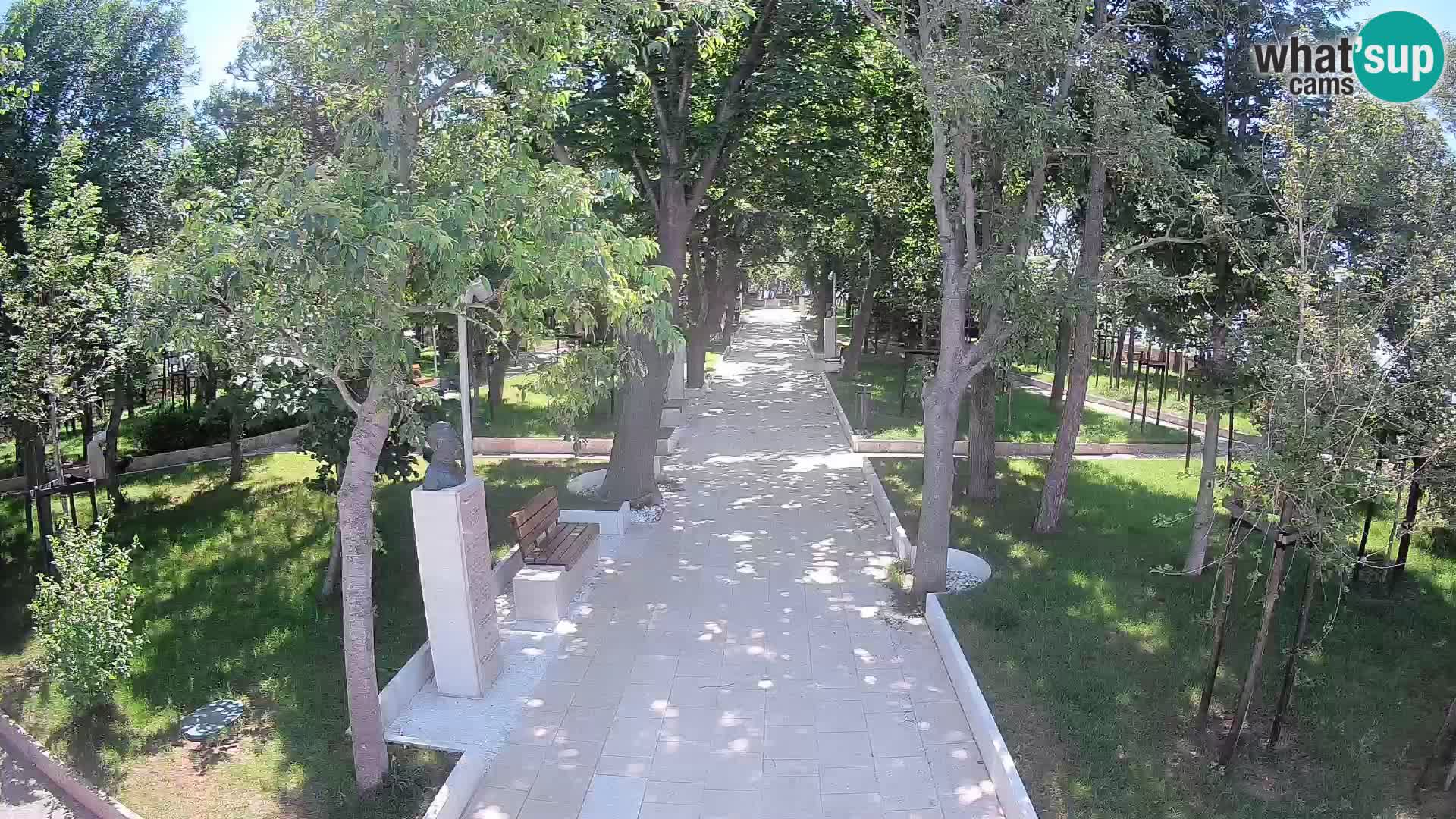 Park pisateljev Senj – Pogled v živo ob morju