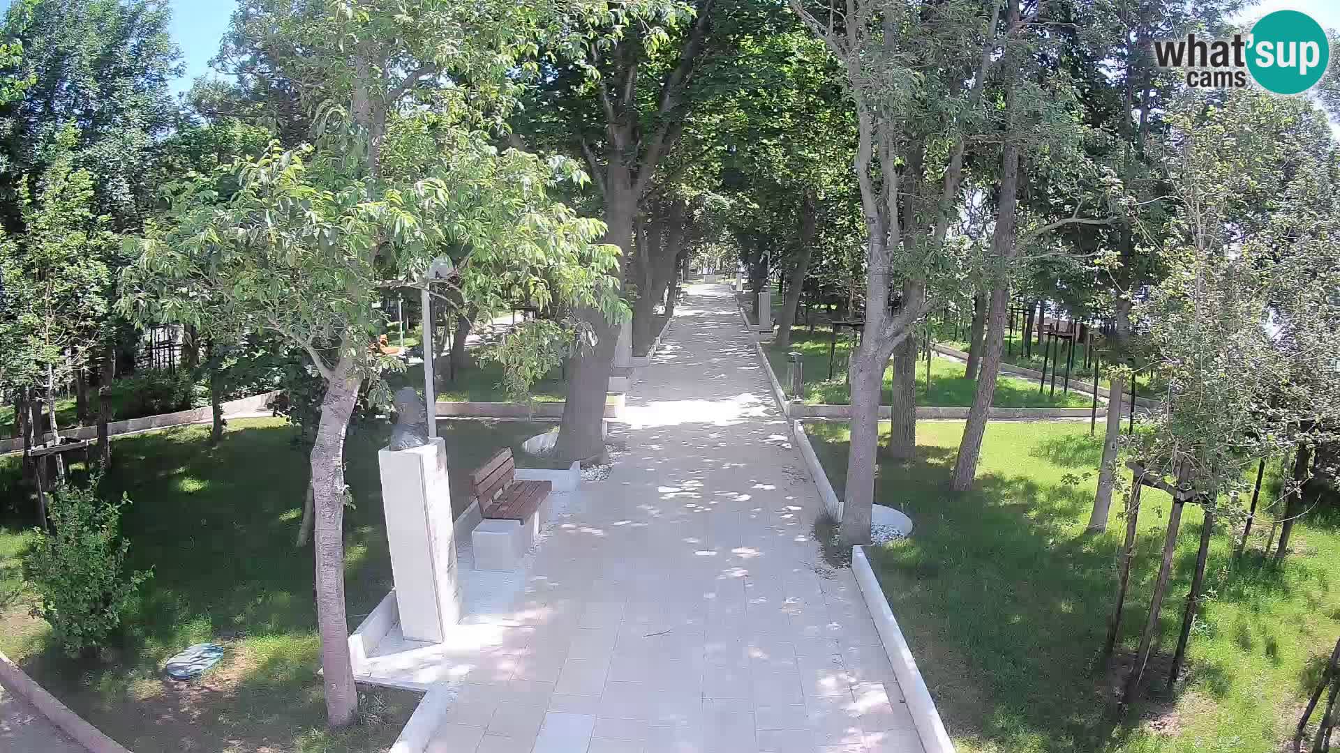 Park pisateljev Senj – Pogled v živo ob morju