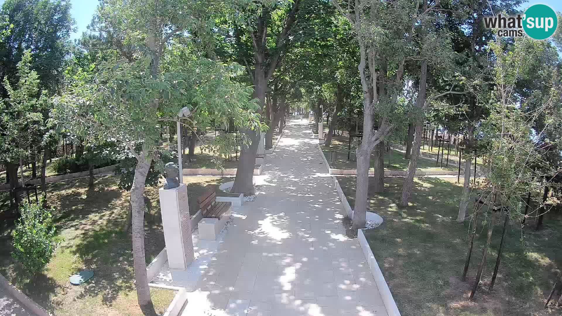 Park pisateljev Senj – Pogled v živo ob morju