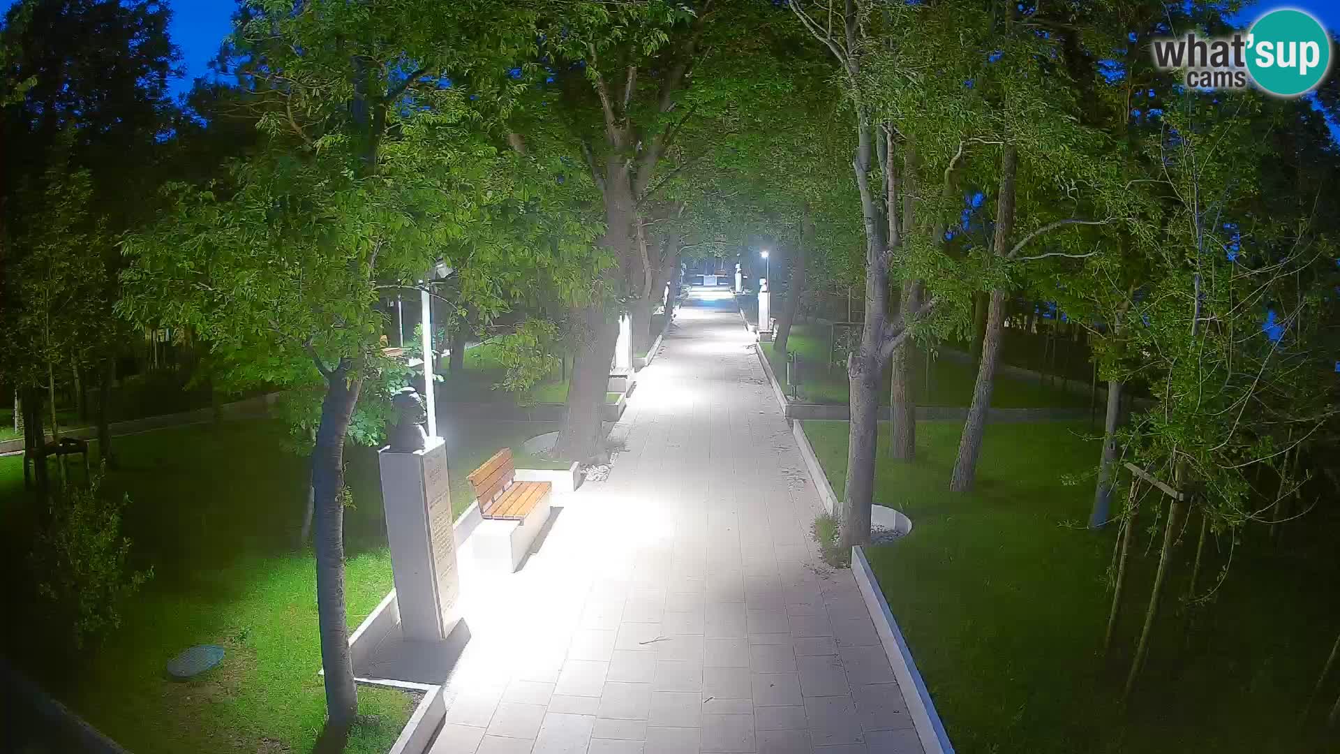 Park pisateljev Senj – Pogled v živo ob morju