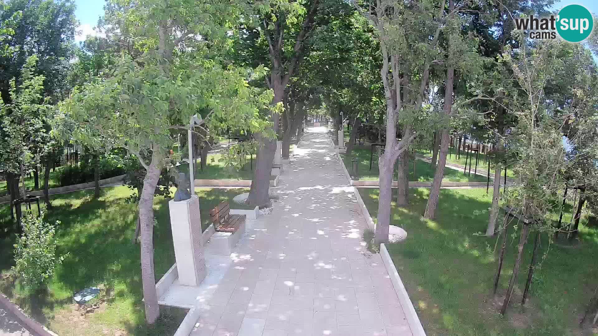 Park pisateljev Senj – Pogled v živo ob morju