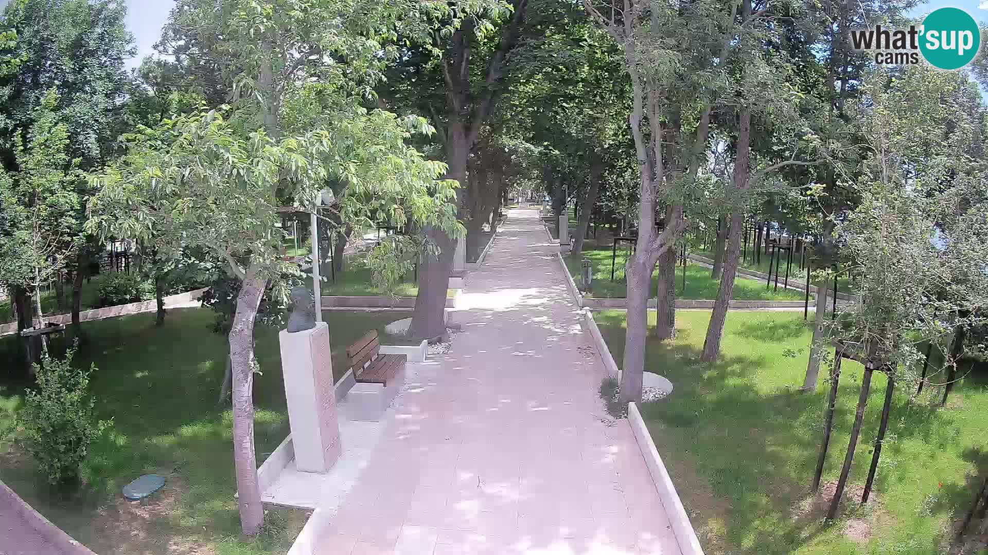 Park pisateljev Senj – Pogled v živo ob morju