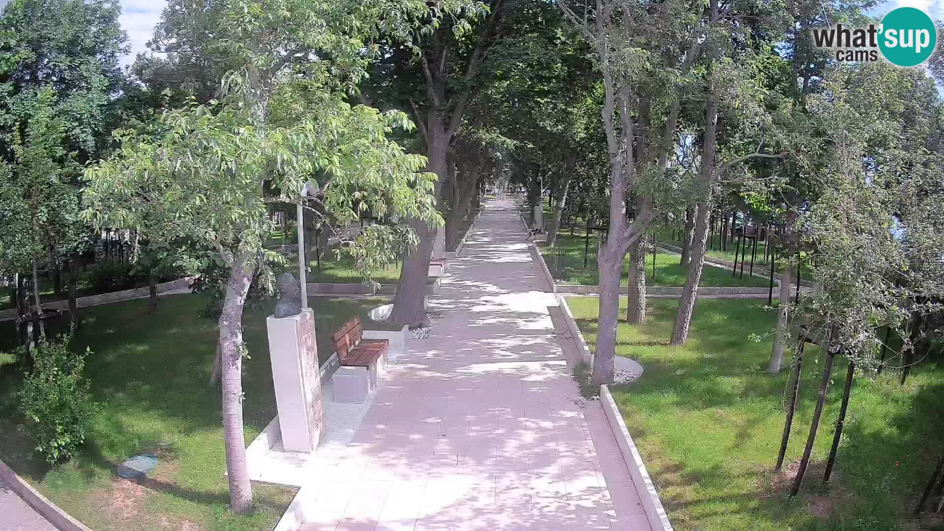Park pisateljev Senj – Pogled v živo ob morju
