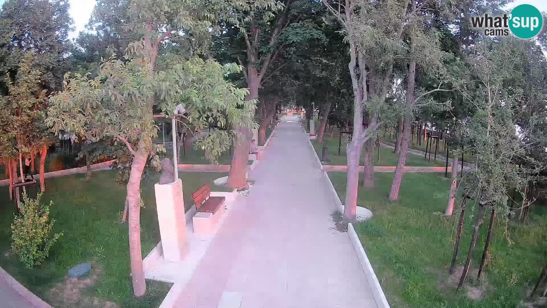 Park pisateljev Senj – Pogled v živo ob morju