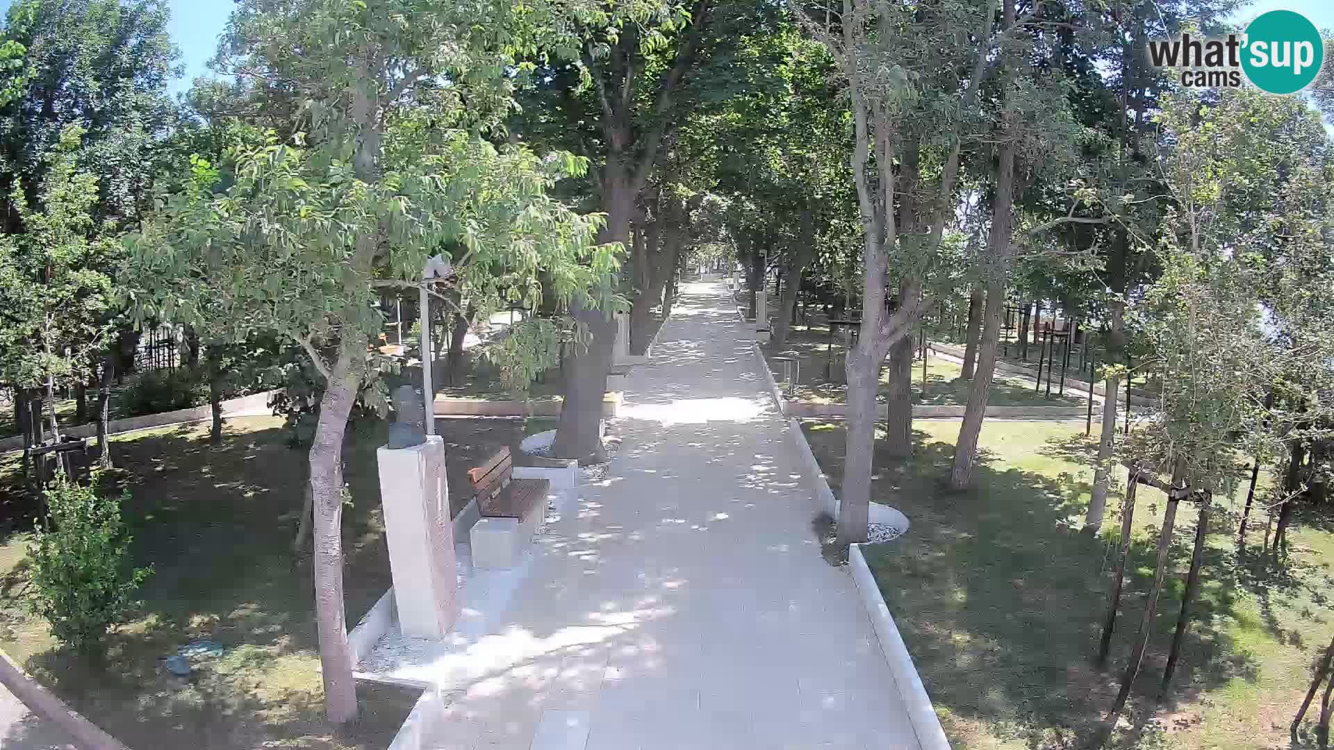 Park pisateljev Senj – Pogled v živo ob morju