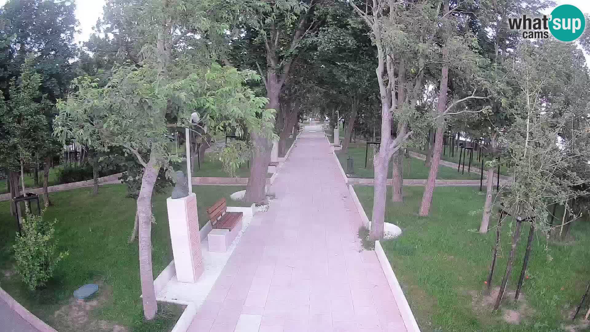 Park pisateljev Senj – Pogled v živo ob morju