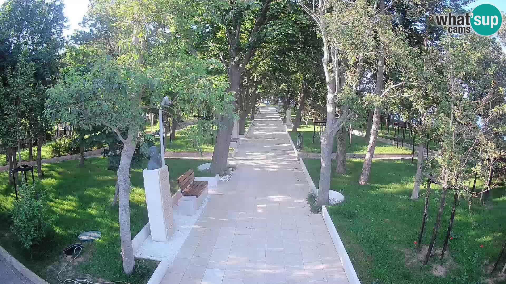 Park pisateljev Senj – Pogled v živo ob morju