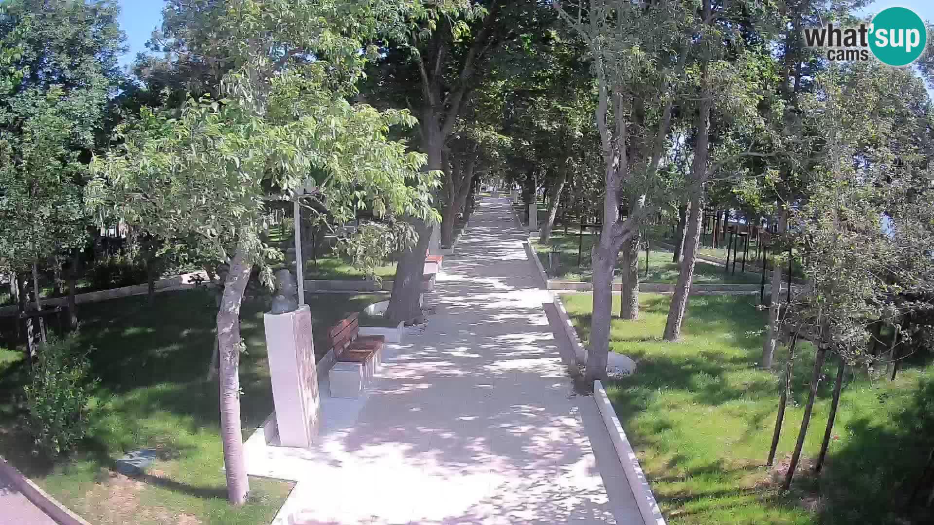 Park pisateljev Senj – Pogled v živo ob morju