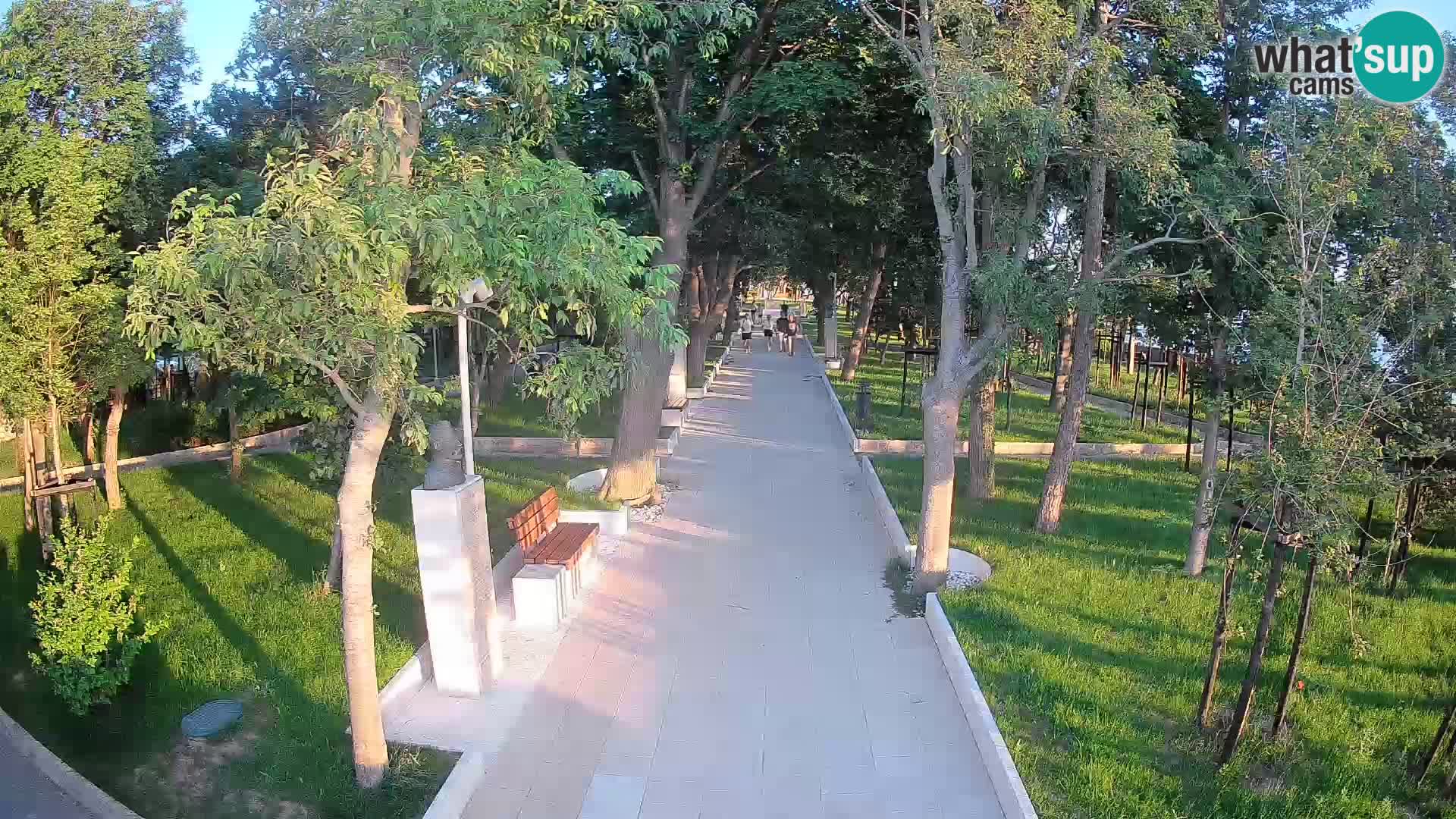 Park pisateljev Senj – Pogled v živo ob morju