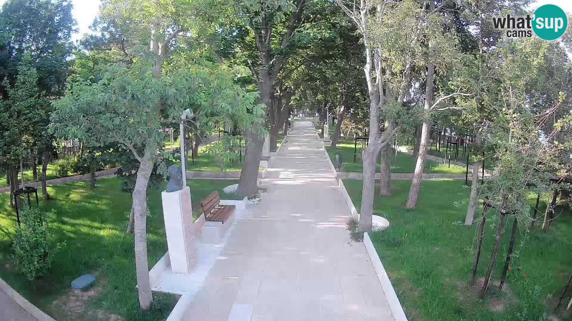 Park pisateljev Senj – Pogled v živo ob morju