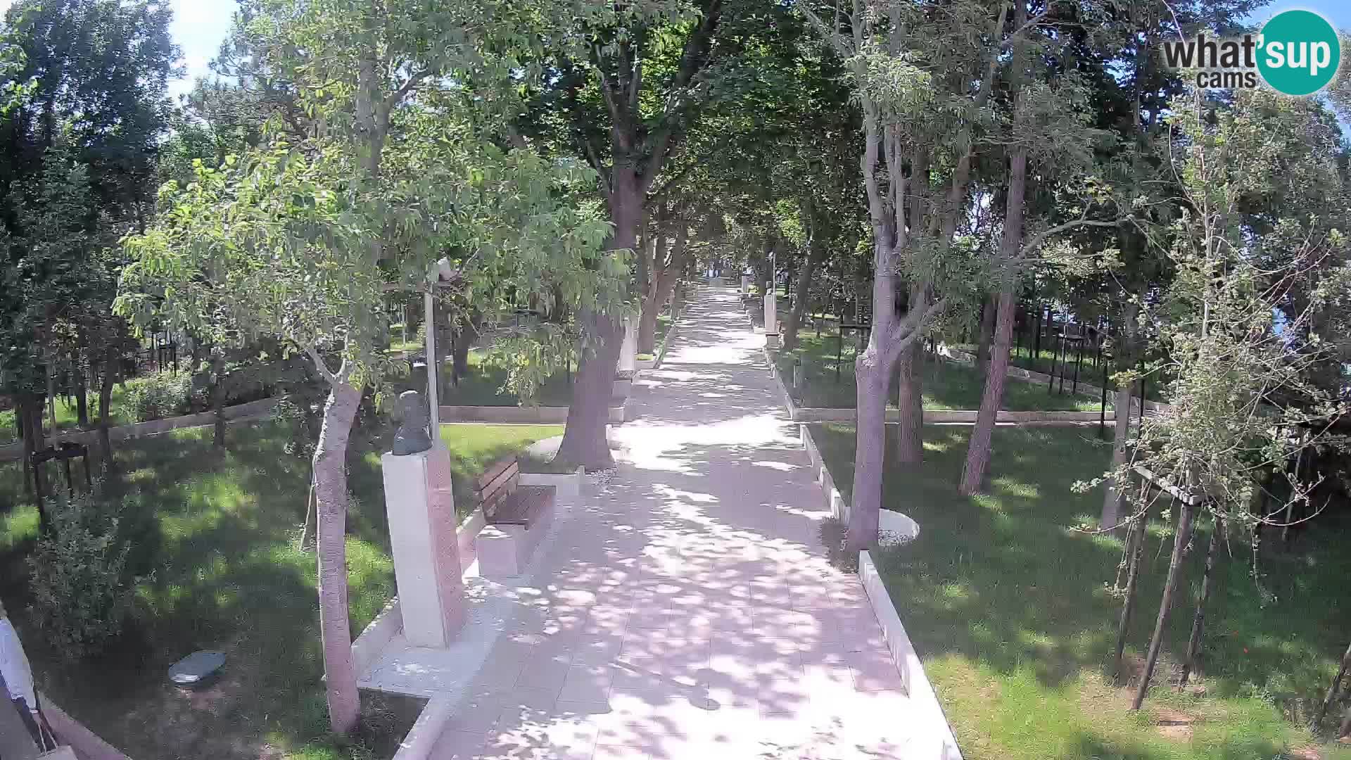 Park pisateljev Senj – Pogled v živo ob morju