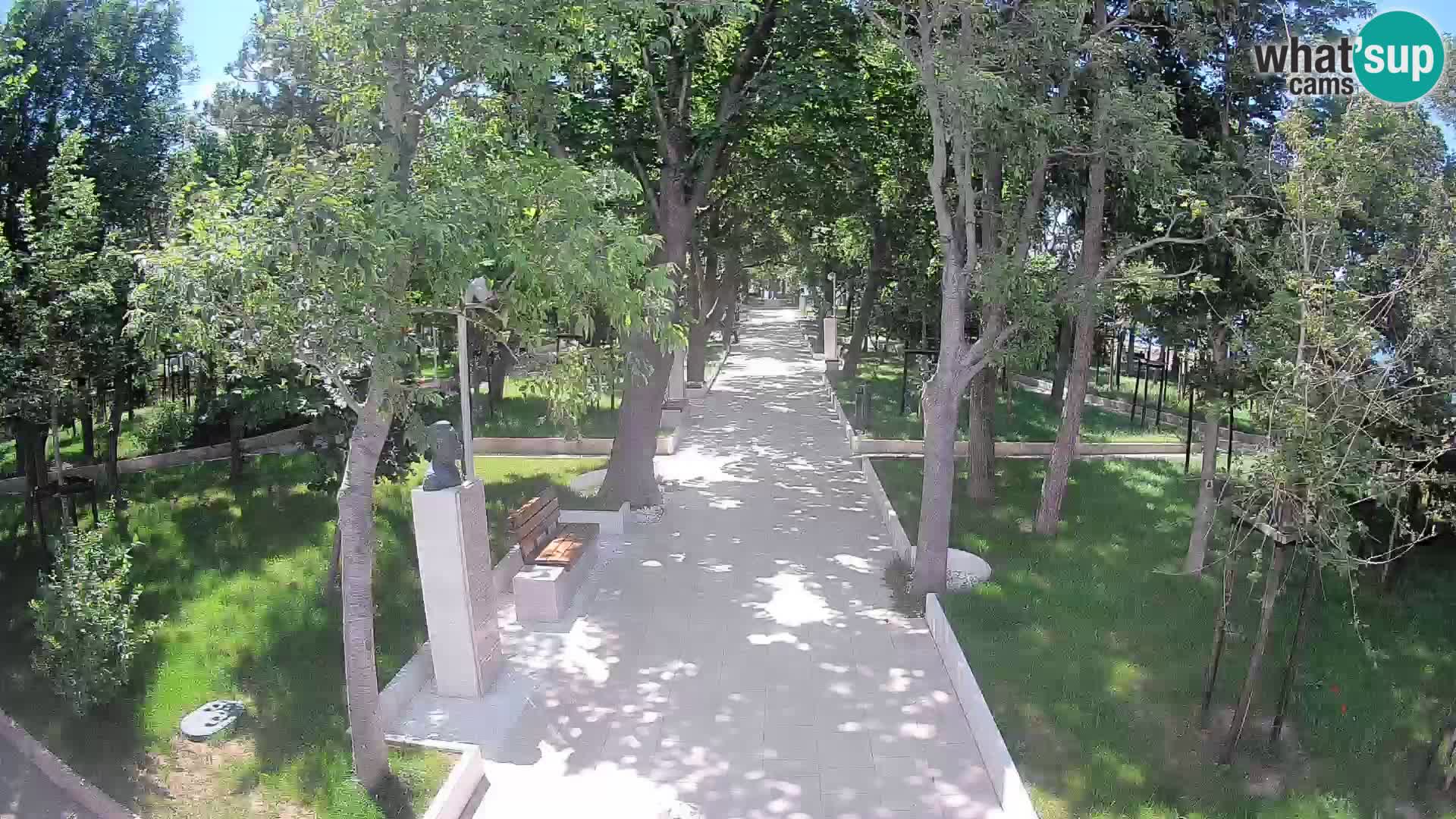 Park pisateljev Senj – Pogled v živo ob morju