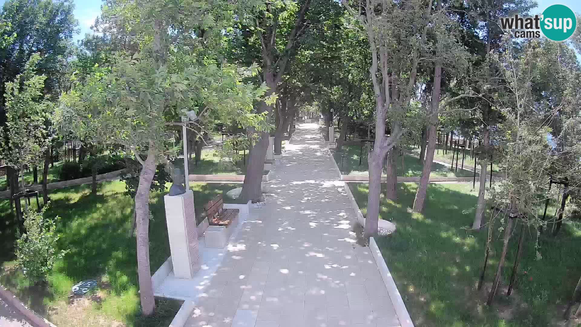 Park pisateljev Senj – Pogled v živo ob morju
